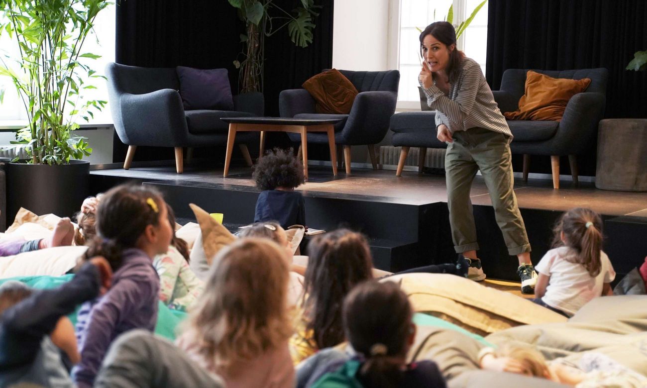 Das Märlihuus in der Cafébar des Berner Generationenhauses