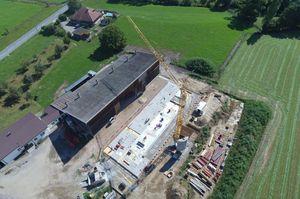  Drohnenaufnahme vom Angstorfgut in Düdingen, im Kanton Freiburg Drohnenaufnahme vom Angstorfgut in Düdingen, im Kanton Freiburg