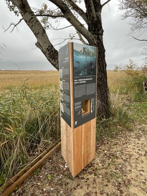 Foto von einer Thementafel auf dem Insel-Weg