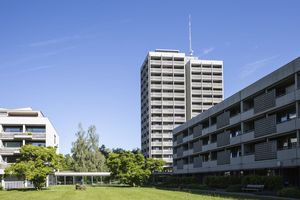 Der Burgerspital aus der Sicht des Gartens
